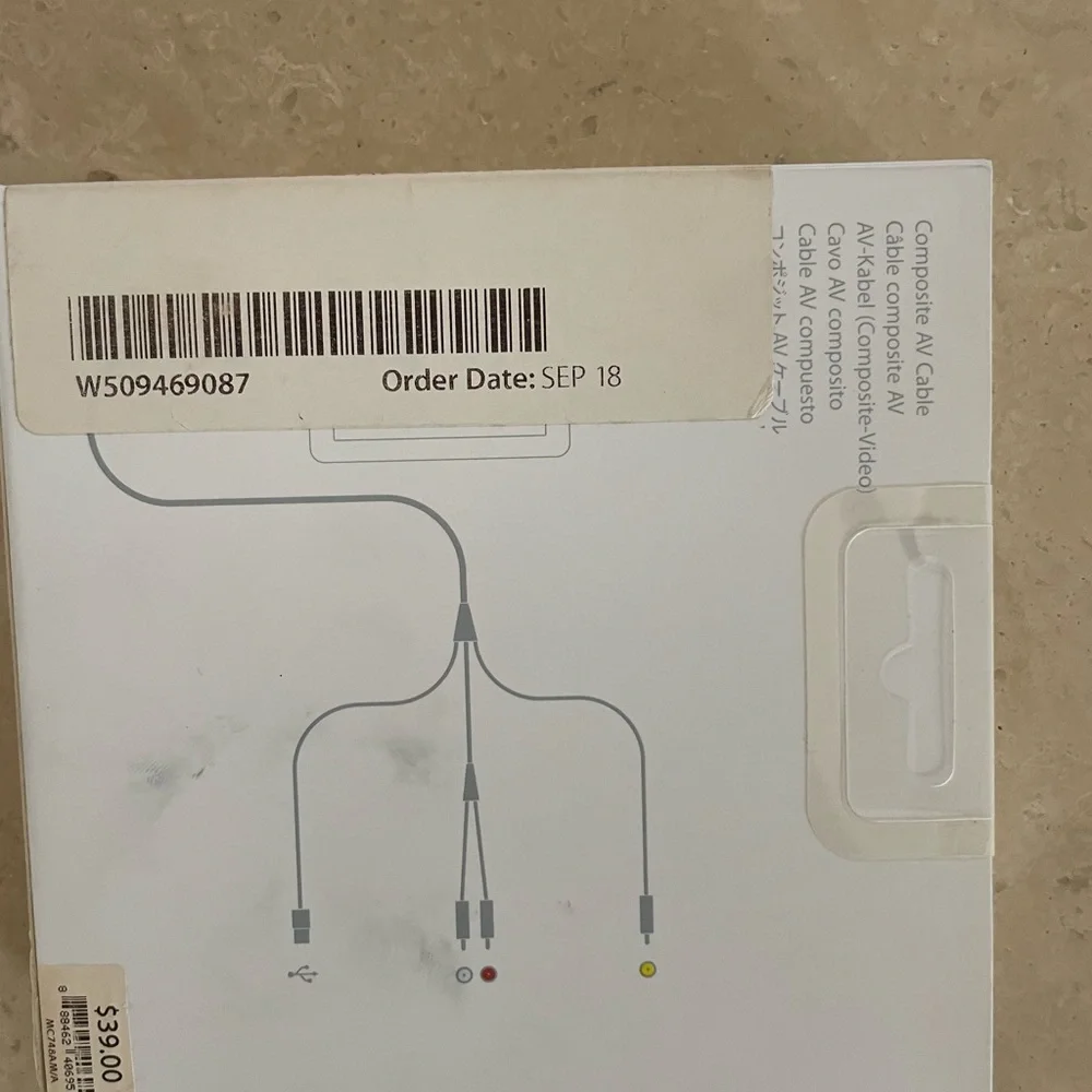 NWT Apple | Composite AV Cable